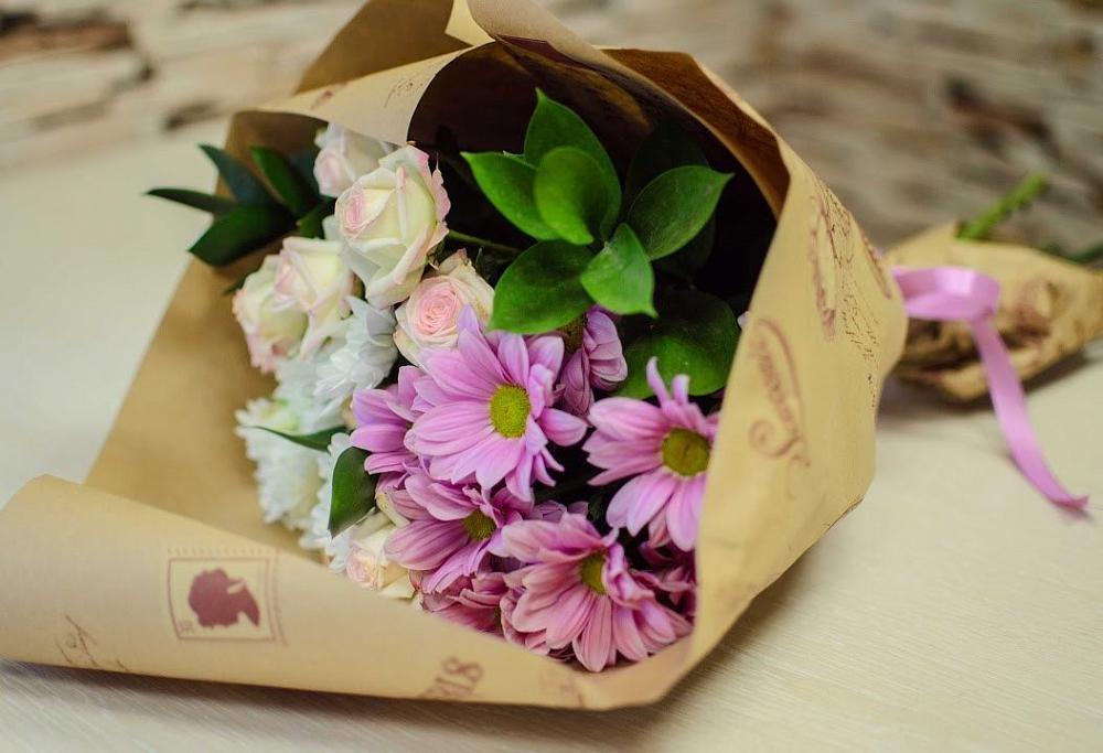 Букет цветов из: Розы и Хризантемы в Спутник