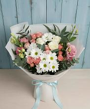 Букет цветов из:  Розы, Лизиантусы и Хризантемы в Спутник