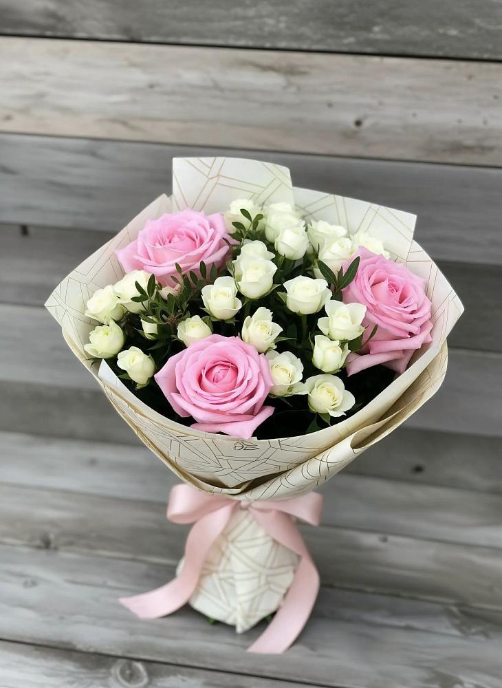Букет цветов из: Розы в Спутник
