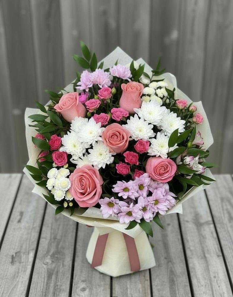 Букет цветов из: Альстромерии, Гвоздики, Розы и Хризантемы в Спутник