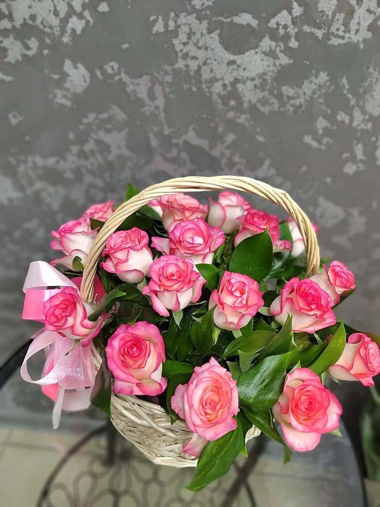 Цветочная композиция из Розы в корзине в Спутник