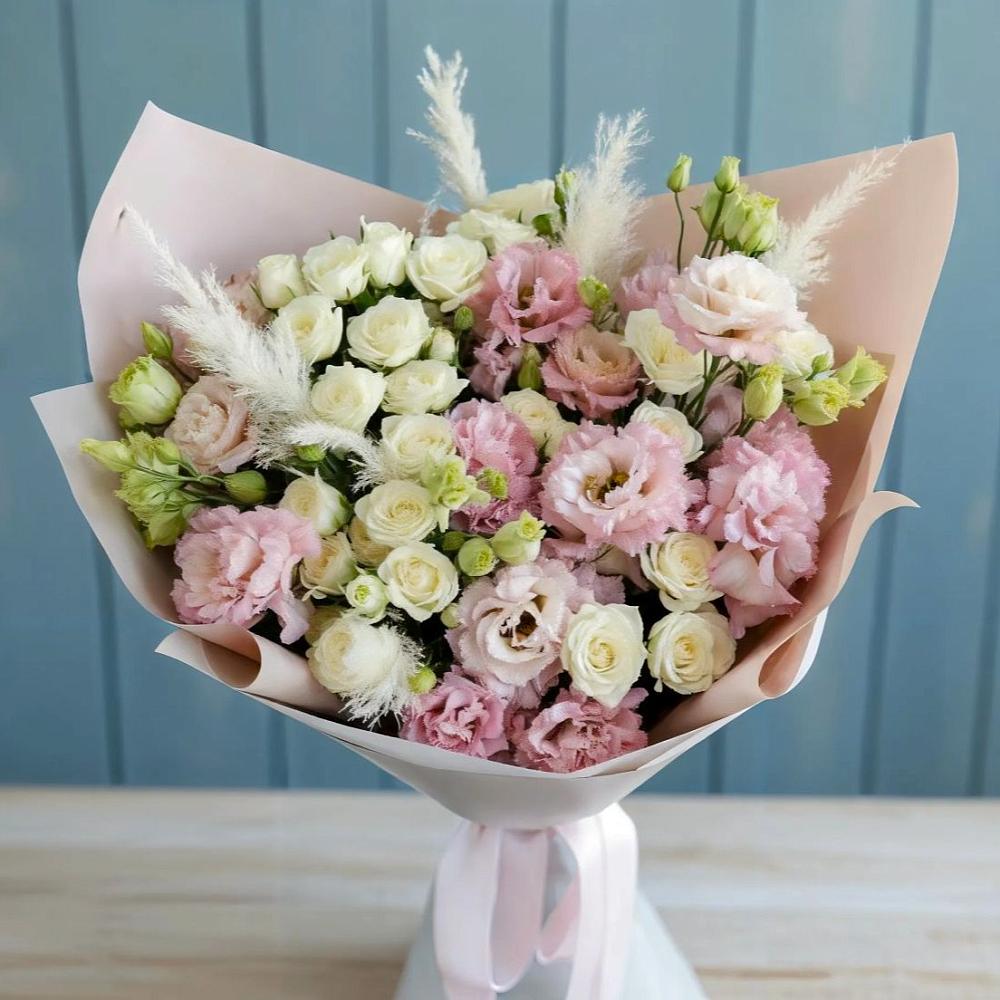 Букет цветов из: Альстромерии и Розы в Спутник