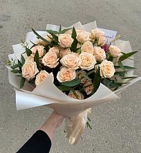 Букет Кремовые розы Латте в Спутник