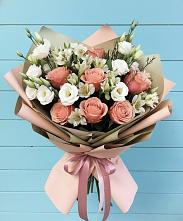 Букет цветов из:  Розы, Альстромерии и Лизиантусы в Спутник
