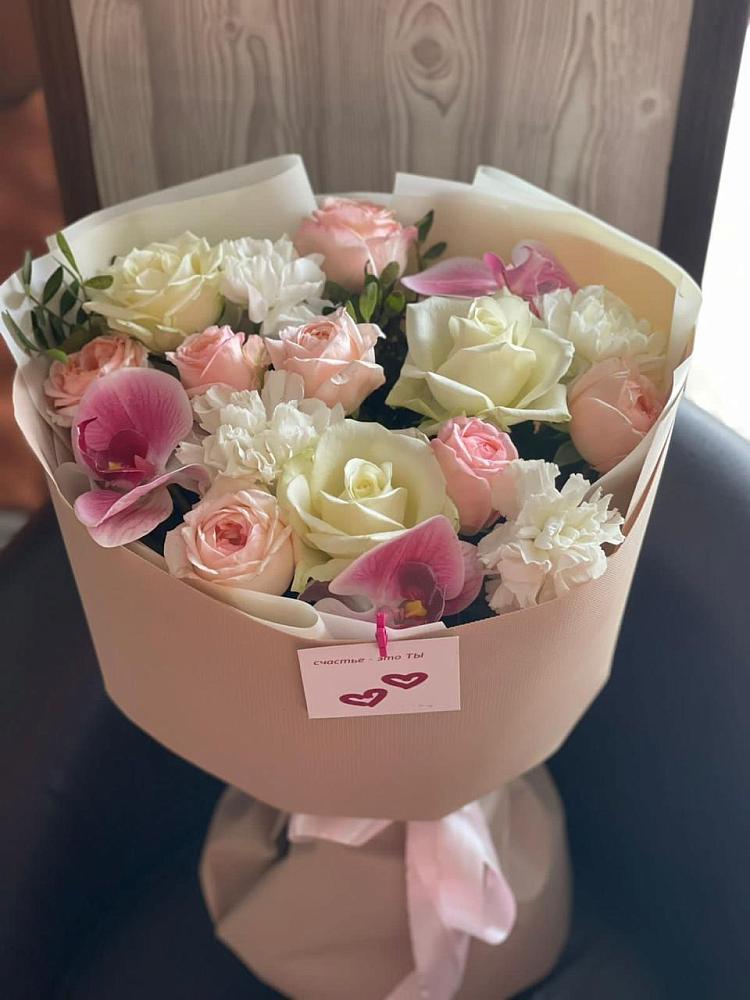 Букет цветов из: Орхидеи, Розы и Гвоздики в Спутник