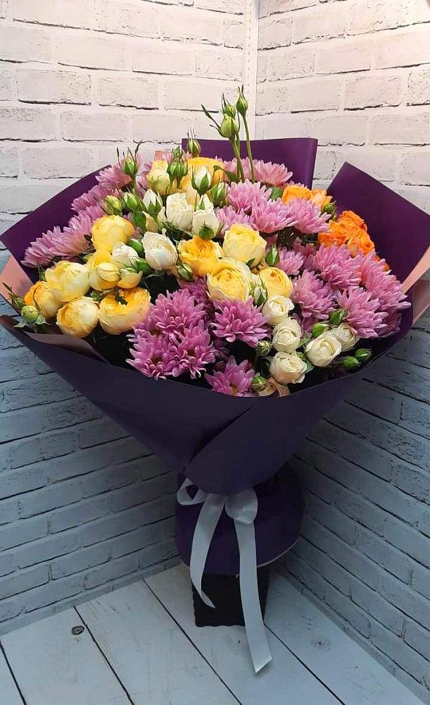 Букет цветов из: Хризантемы и Розы в Спутник