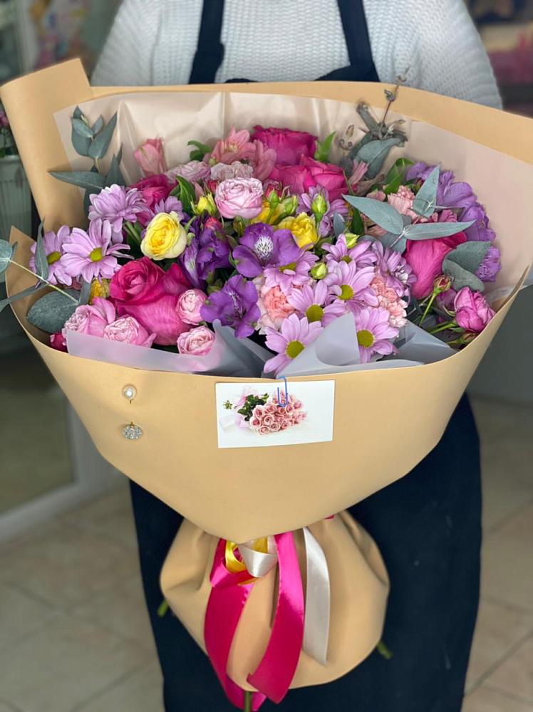 Букет цветов из: Хризантемы, Гвоздики и Альстромерии в Спутник