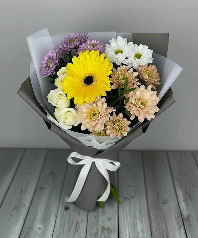Букет цветов из: Розы, Герберы и Хризантемы в Спутник
