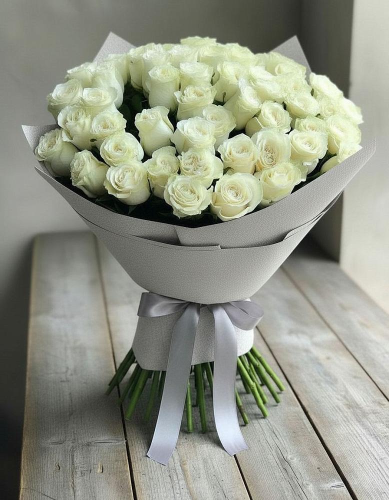 Букет 35 Белых роз в Спутник