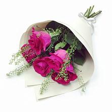 Букет цветов из:  Розы в Спутник