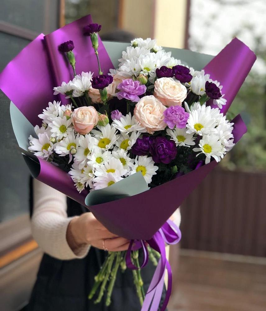 Букет цветов из: Хризантемы, Гвоздики и Розы в Спутник