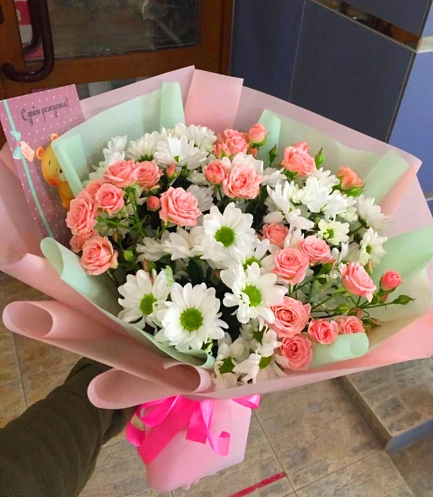 Букет цветов из: Розы и Хризантемы в Спутник