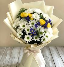 Букет цветов из:  Ирисы, Хризантемы и Розы #REPLACE_PRED# Спутник