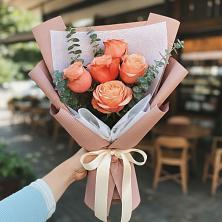 Букет цветов из:  Розы в Спутник