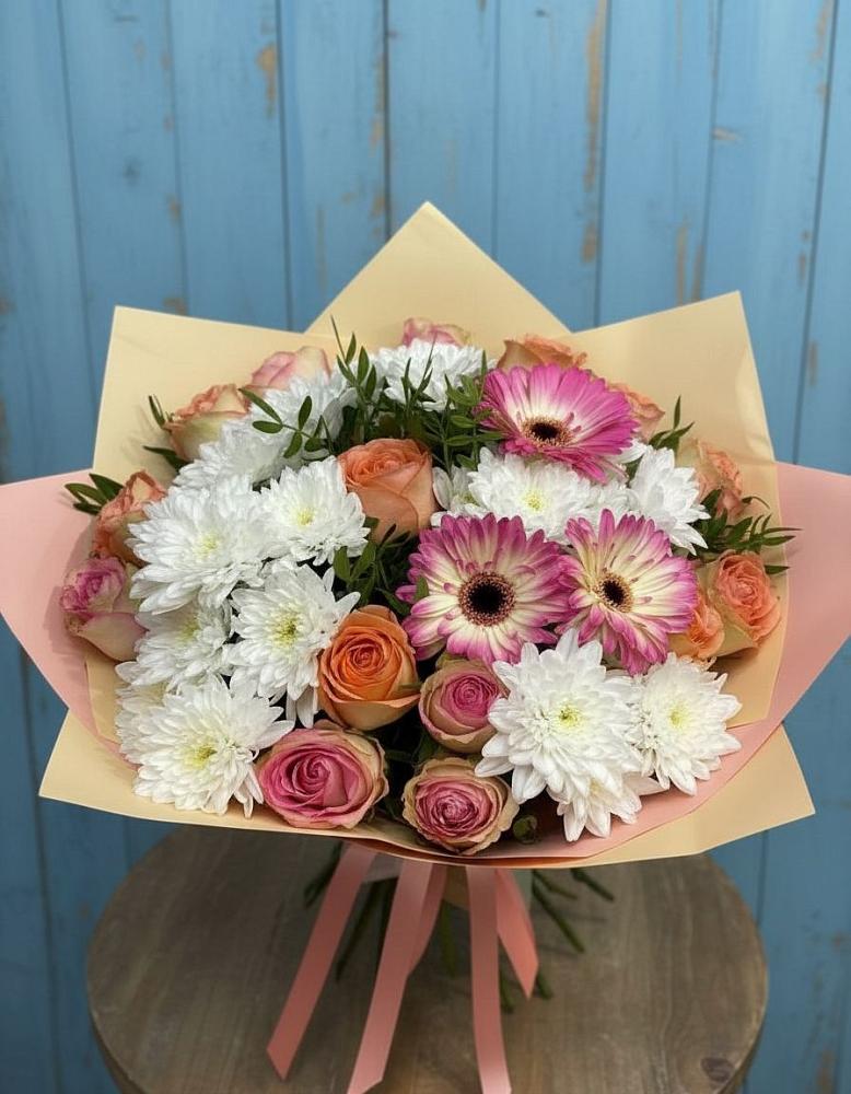 Букет цветов из: Розы, Герберы и Хризантемы в Спутник