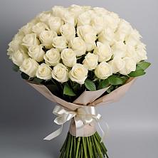 Букет 101 беля роза Белоснежка в Спутник