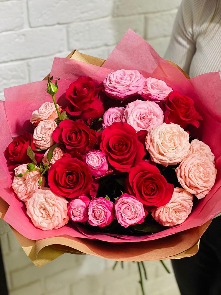 Букет цветов из: Розы в Спутник