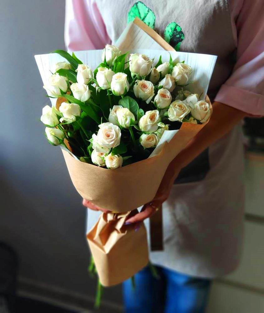 Букет цветов из: Розы в Спутник
