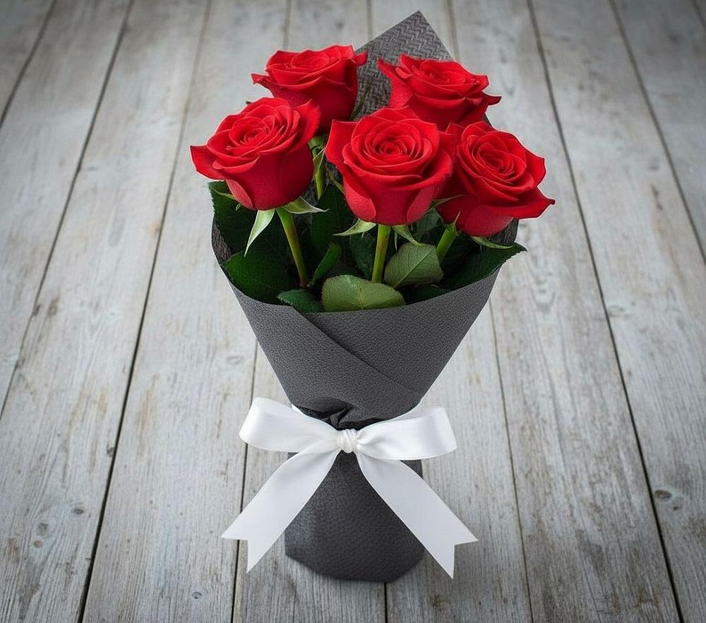 Букет 5 Красных роз Эдлесс Лав в Спутник