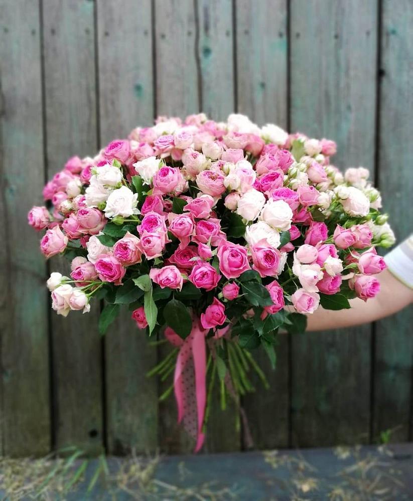 Букет Розовые кустовые розы Натали и Лав Лидия в Спутник