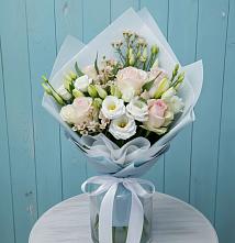 Букет цветов из:  Розы и Лизиантусы #REPLACE_PRED# Спутник