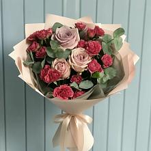 Букет цветов из:  Гвоздики и Розы в Спутник
