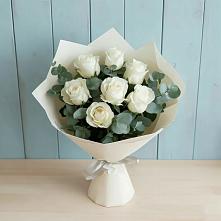Букет Белые розы в Эвкалипте в Спутник
