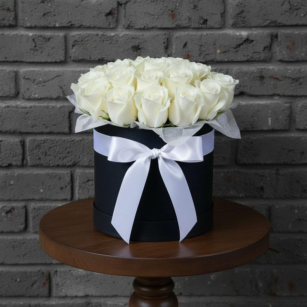 Цветочная композиция из Розы в шляпной коробке в Спутник