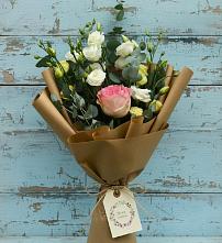 Букет цветов из:  Розы и Лизиантусы #REPLACE_PRED# Спутник