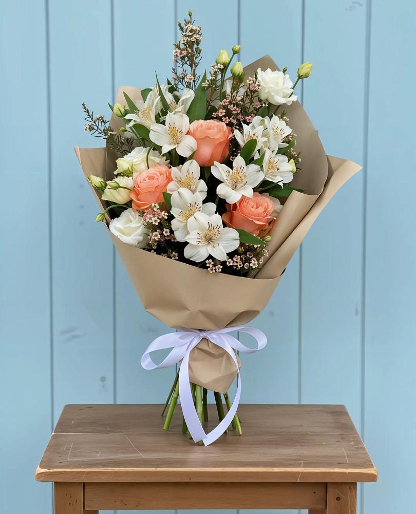 Букет цветов из: Альстромерии, Лизиантусы, Розы и Хризантемы в Спутник