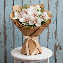 Букет цветов из:  Орхидеи и Розы в Спутник