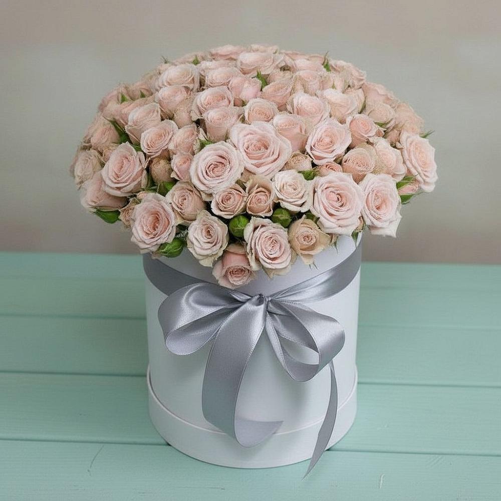 Цветочная композиция из Розы в шляпной коробке в Спутник